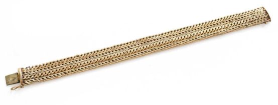 A 9 carat gold bracelet, length 20.5cm (a.f.)Gross weight 22.2 grams.