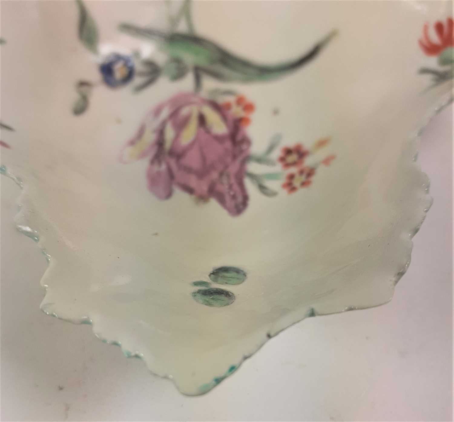 A Champions Bristol Porcelain Leaf-Shape Pickle Dish, circa 1775, painted with a spray of flowers - Image 7 of 8