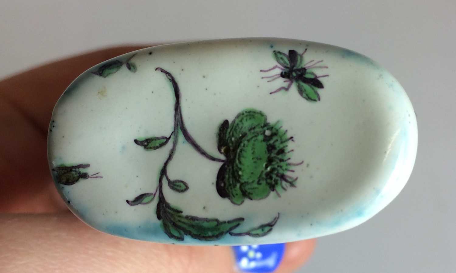 A South Staffordshire Enamel Etui, circa 1770, of rounded flared form, painted in green monochrome - Image 8 of 9