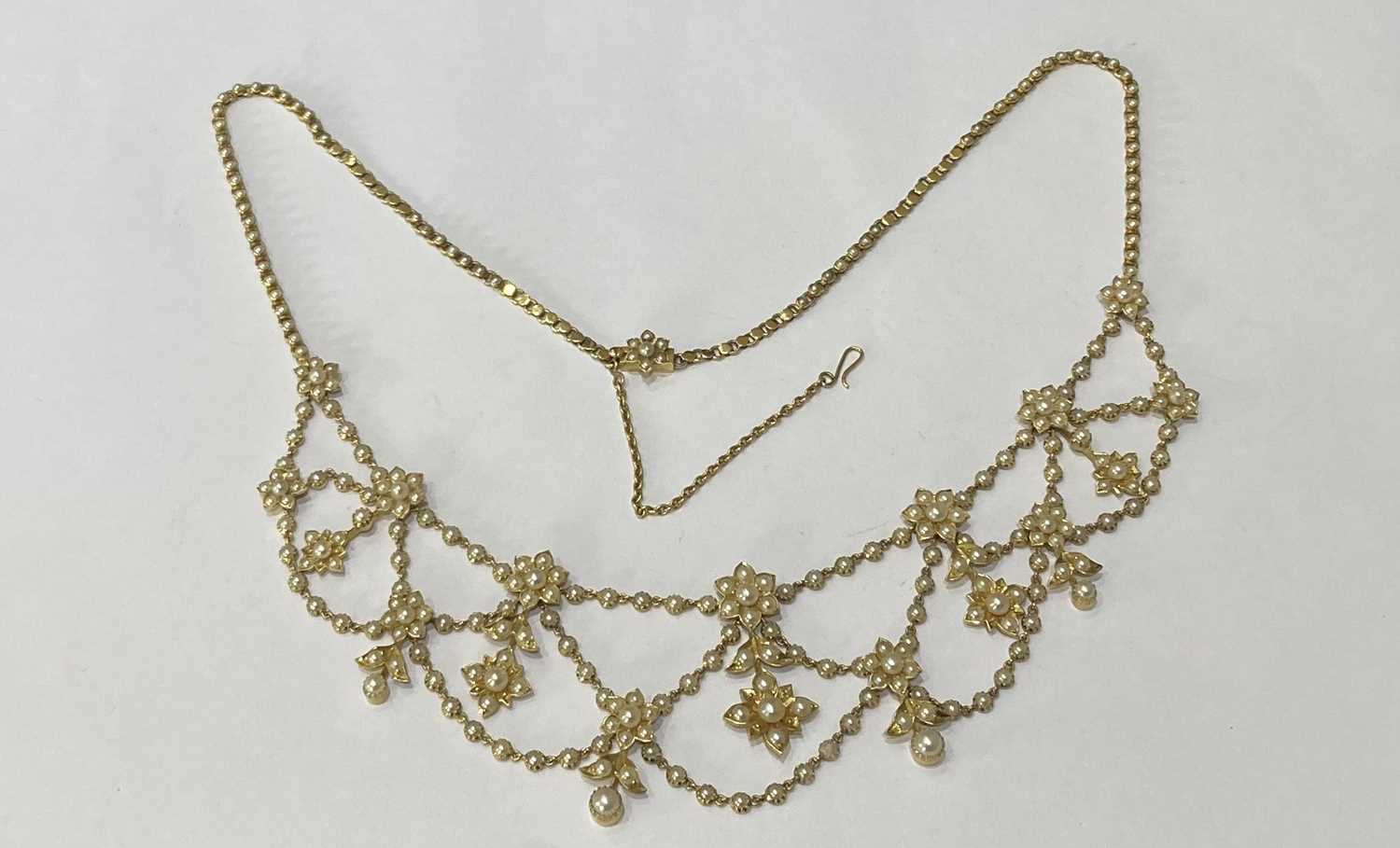 An Edwardian Split Pearl Necklace circa 1905 - Image 2 of 7