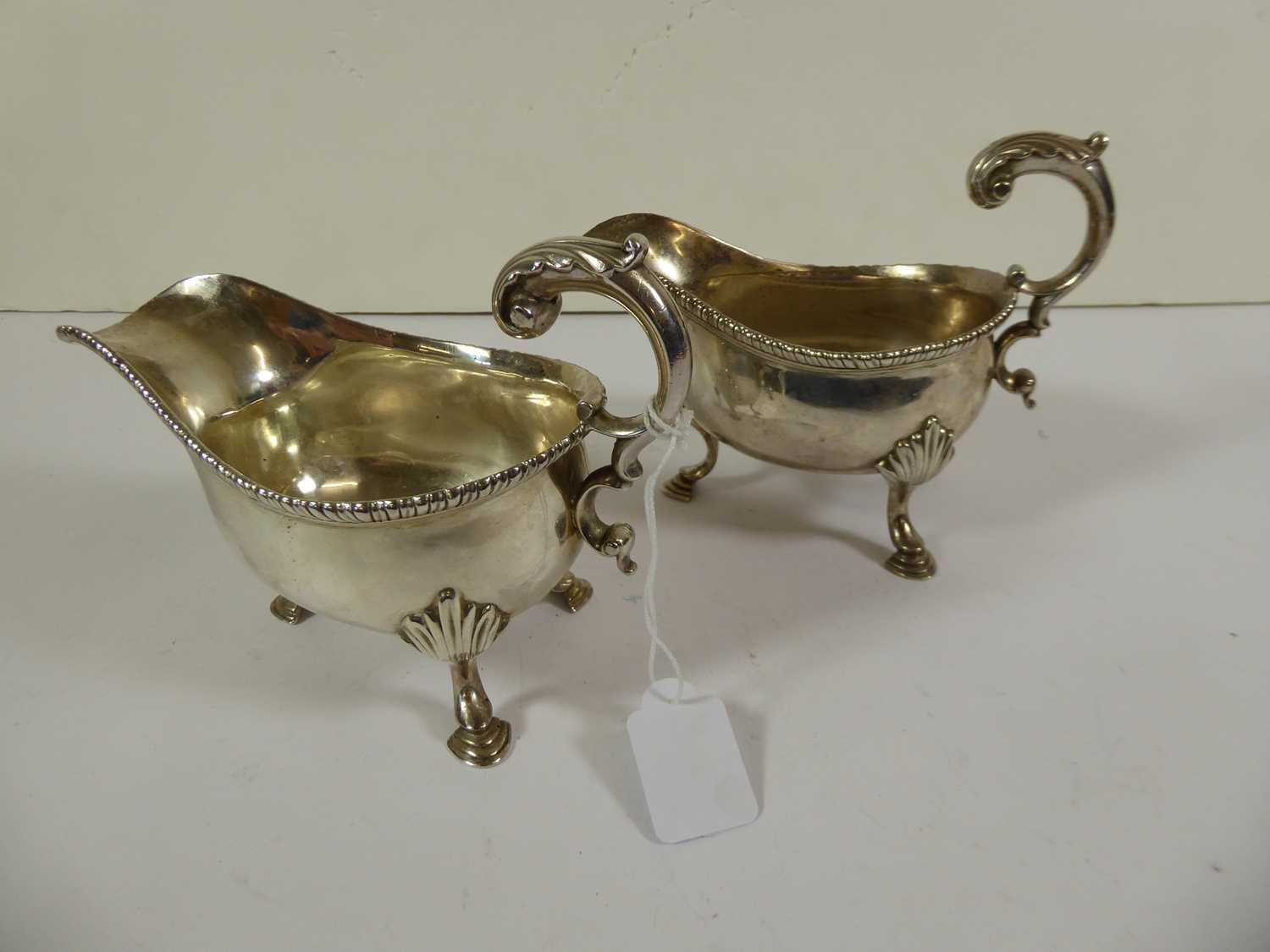 A Pair of George III Silver Sauceboats, by William Justis, London, Probably 1764, each oval and on - Image 2 of 6