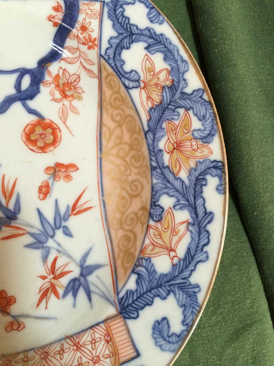 A Samson of Paris Porcelain Plate, late 19th century, painted in Chinese famille rose style with - Image 6 of 17