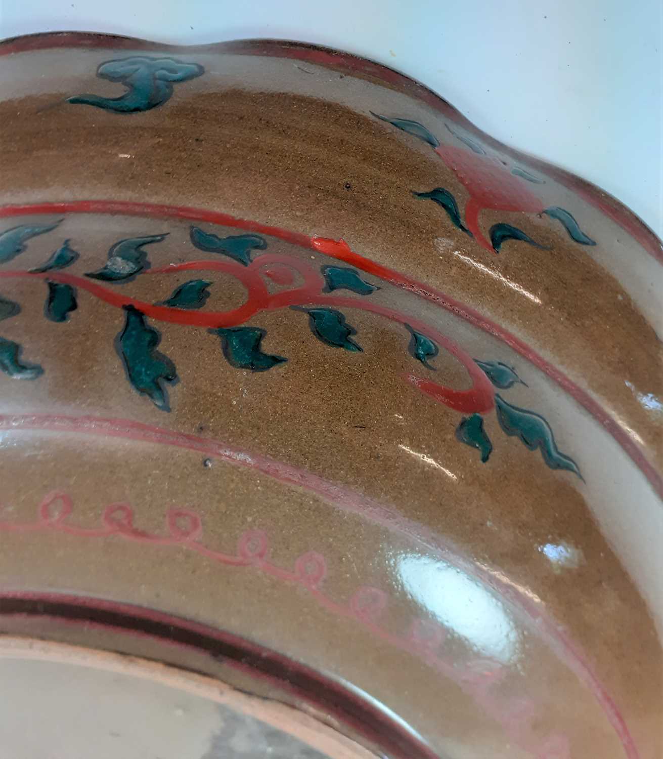 A Zhangzhou Ware Bowl, in 17th century style, painted in red and green with figures in landscape and - Image 2 of 20