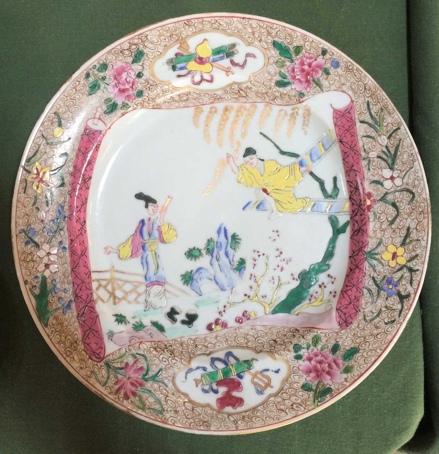 A Samson of Paris Porcelain Plate, late 19th century, painted in Chinese famille rose style with - Image 7 of 17