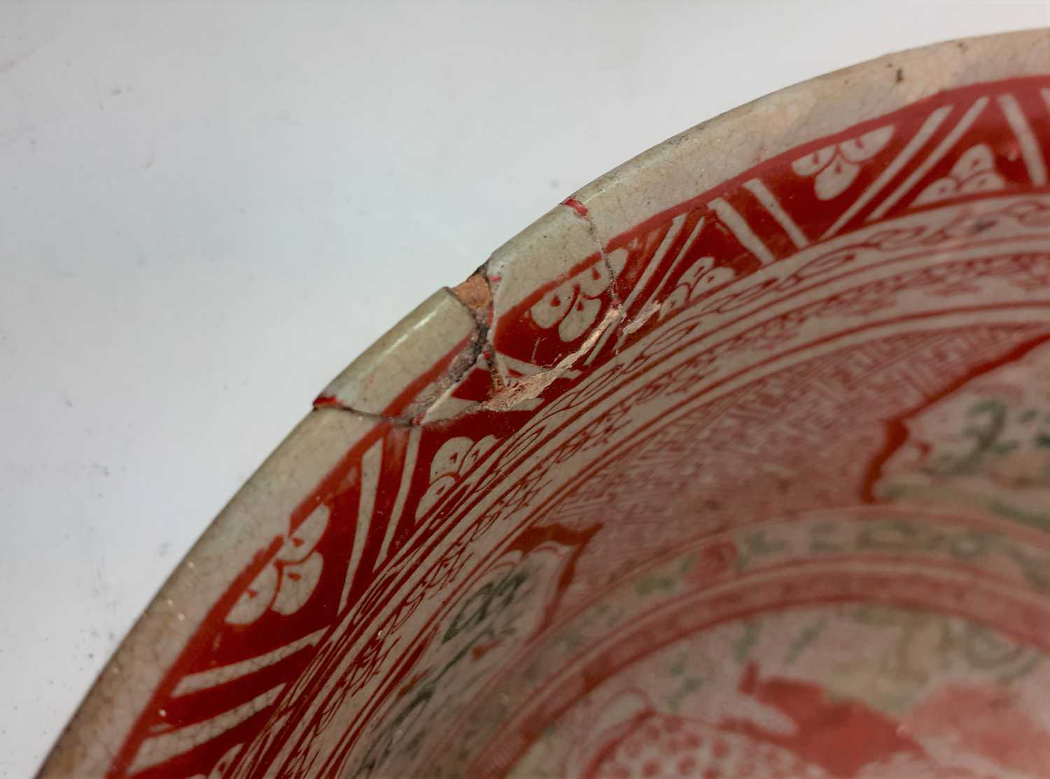 A Zhangzhou Ware Bowl, in 17th century style, painted in red and green with figures in landscape and - Image 5 of 20
