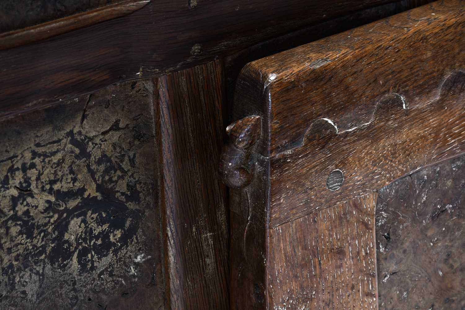 Robert Mouseman Thompson (1876-1955): A Burr Oak 3ft Single Panelled Bedstead, circa 1930s/40s, - Bild 4 aus 4