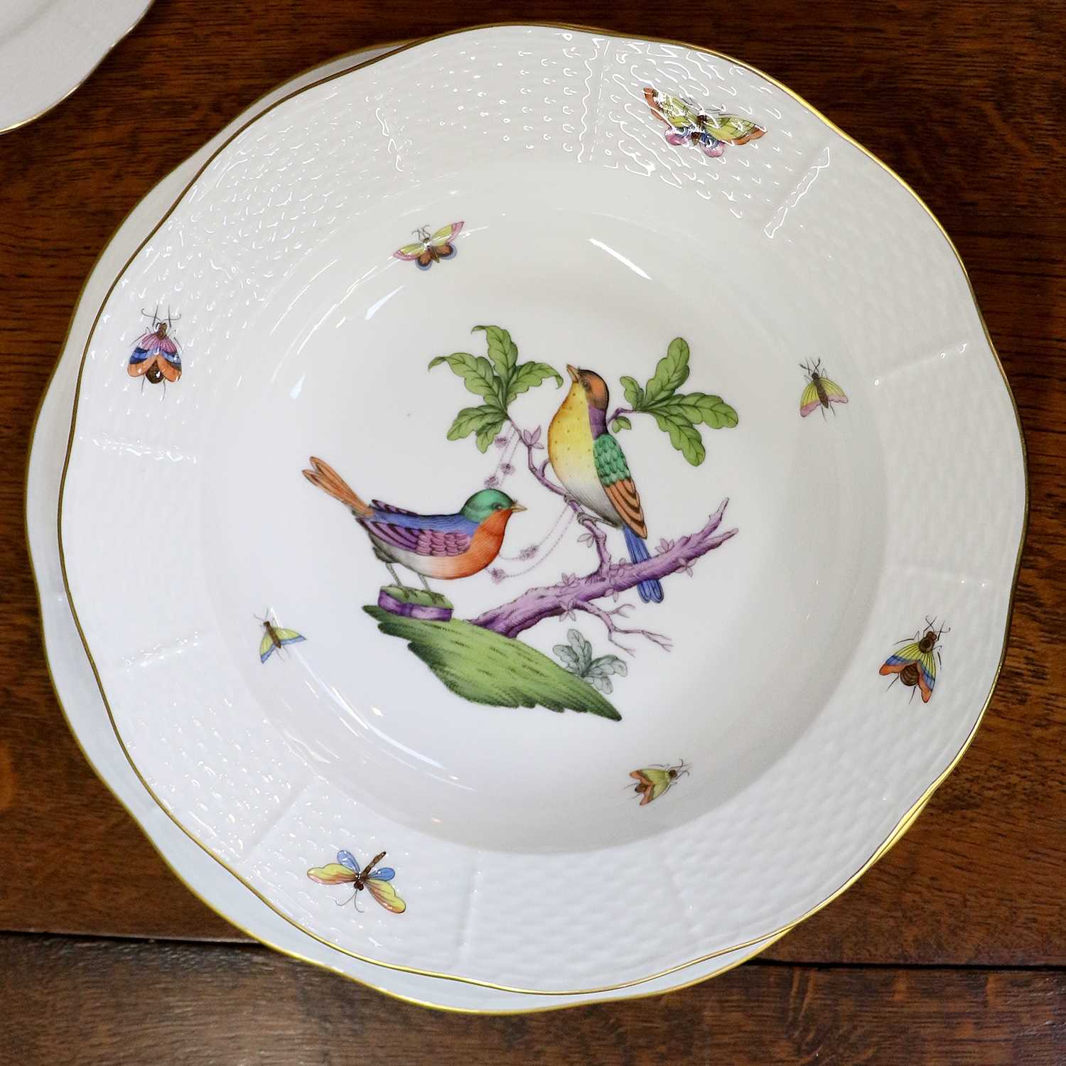 A Herend Porcelain Part Dinner Service in the Rotschild Bird Pattern, comprising thirteen 11" dinner - Image 3 of 5