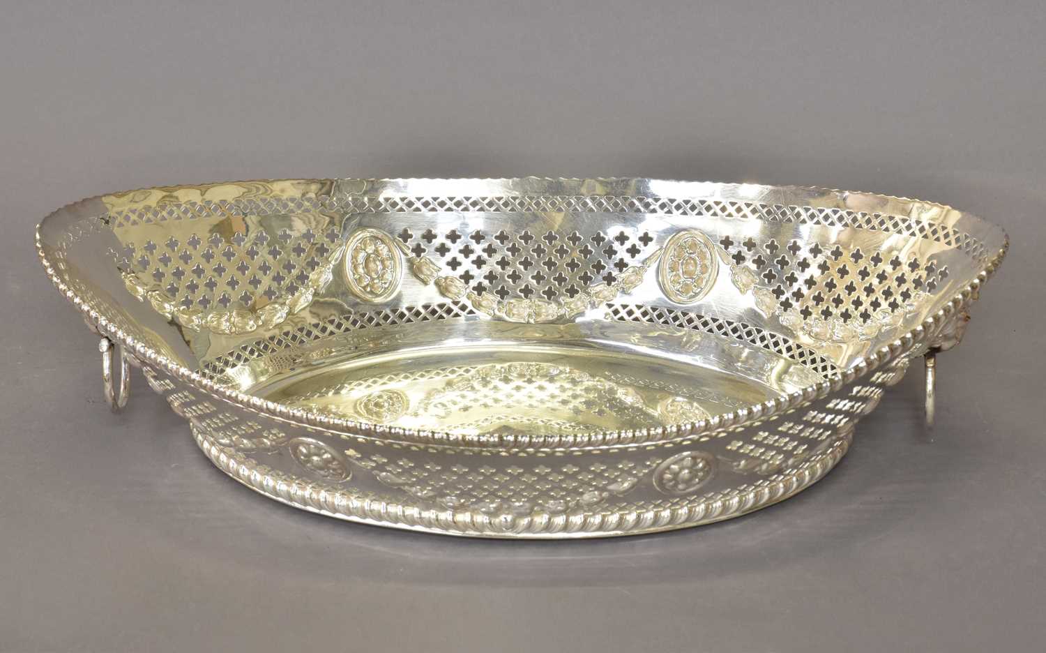 An Edward VII Silver Basket, by Herbert Edward Barker and Frank Ernest Barker, Chester, 1907, oval