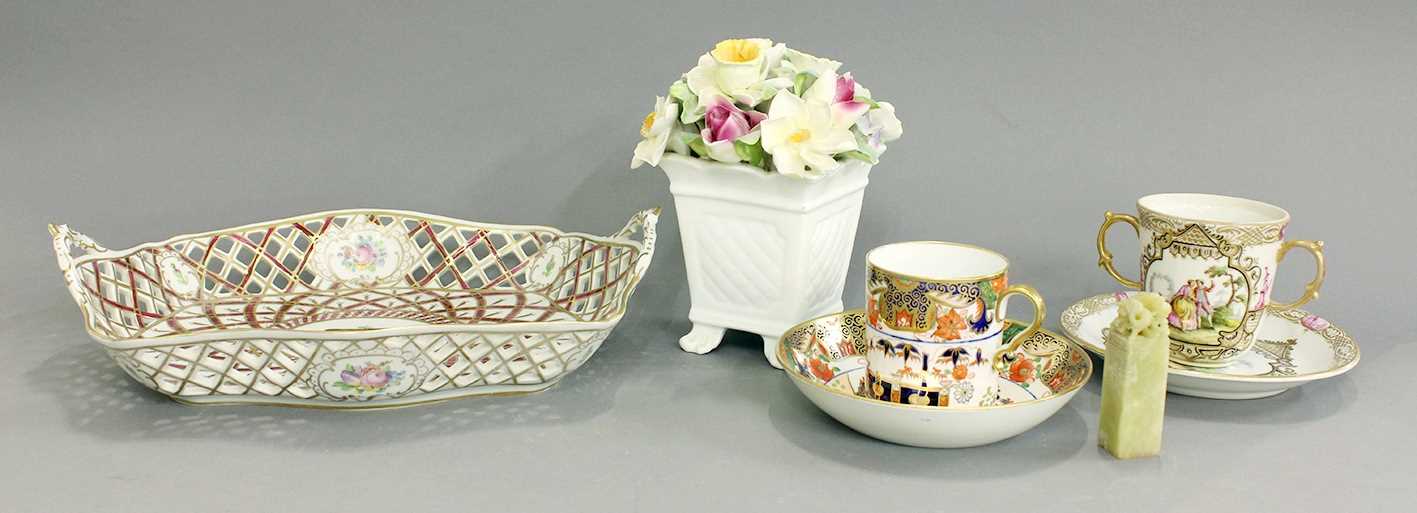 A Group of Decorative Ceramics and Other Items, including: Chinese blue and white tea bowl, Spode - Image 4 of 4