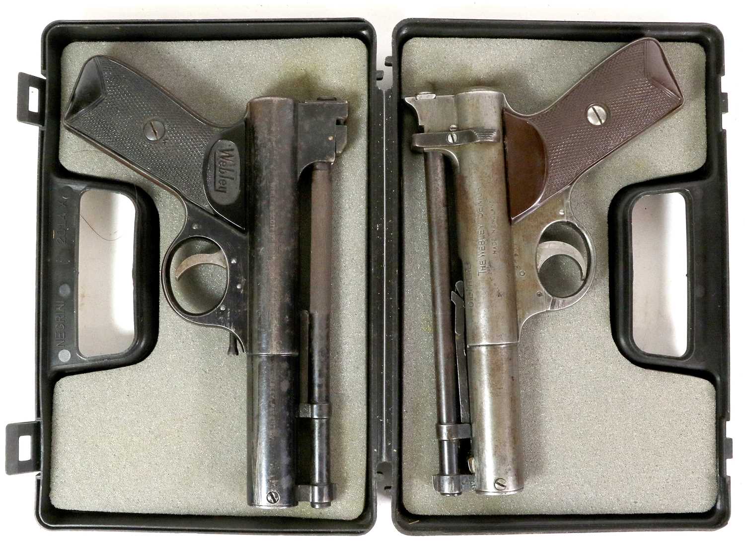 PURCHASER MUST BE 18 YEARS OF AGE OR OVERA Webley Senior .177 Calibre Air Pistol, numbered S7901, - Image 2 of 2
