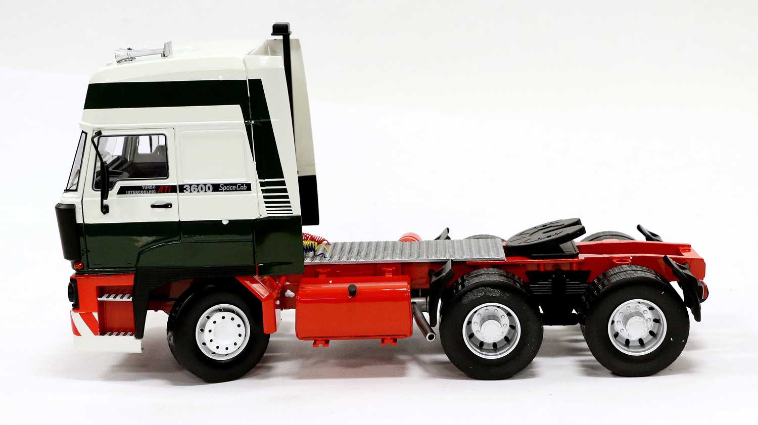 KK Scale Road Kings 1:18 Scale DAF 3600 Ati Tractor Unit - Image 2 of 3