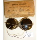 WW2 era Wilson tinted safety goggles in box, excellent condition