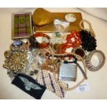 Quantity of vintage and older costume jewellery