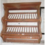 Pine dish drainer with cup hooks