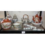 Assorted modern Chinese and oriental porcelain items