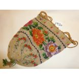 Edwardian beadwork bag (some wear to interior)