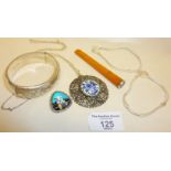 Assorted jewellery inc. silver bangle marked for Birmingham with silver chain, two silver charm