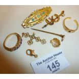 Scrap gold jewellery, mostly 9ct. Total approx. weight 16.5g.