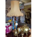 Large brass tea pot, table lamp and other brassware