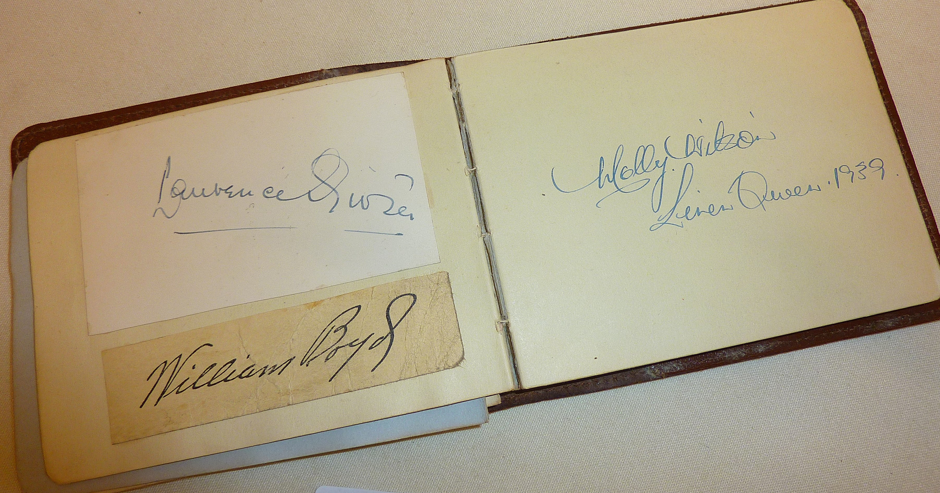 Late 1930's / early 1940's autograph album, inc. Ivor Novello, John Gielgud, Laurence Olivier, - Image 2 of 2