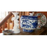 Large Chinoiserie Royal Doulton jardiniere in blue and white dragons Oyama pattern, a Mason ginger