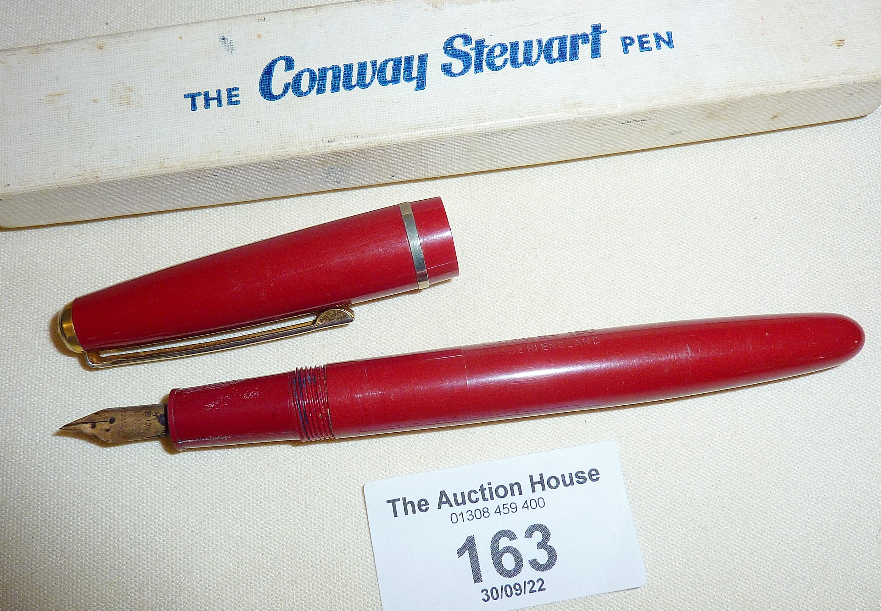 Boxed Conway Stewart pen with 14ct gold nib