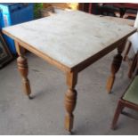 Light oak draw leaf table