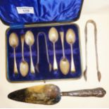 Cased set of silver teaspoons and tongs, maker Fenton Brothers, Sheffield 1902, together with a pair