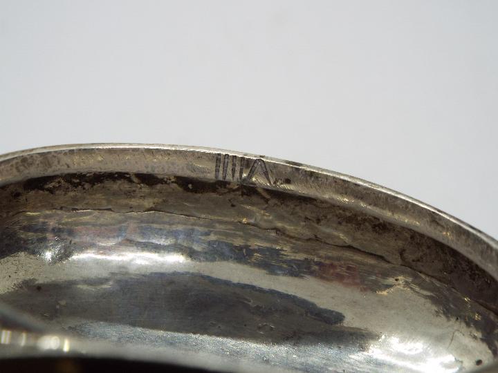 A continental white metal snuff box of oval form, stamped 800, - Image 7 of 7