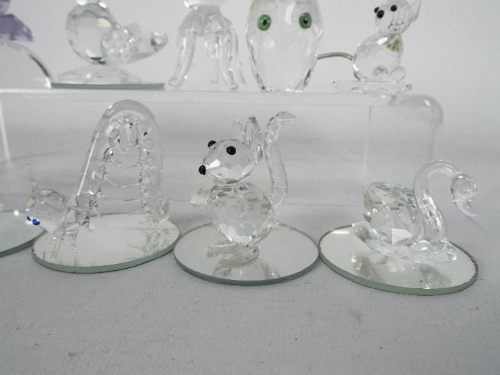 Glass and crystal animals, Swarovski and other, to include butterflies, octopus, swan and similar. - Image 5 of 5