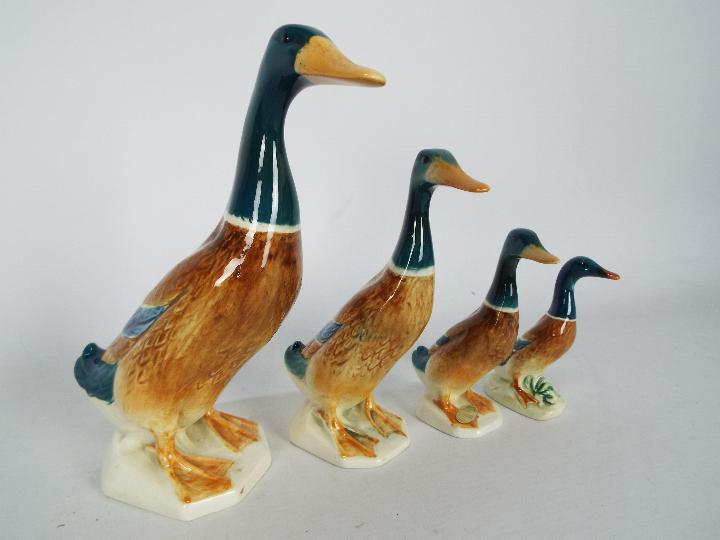 Beswick - A set of four, graduated mallard ducks, largest approximately 17.5 cm (h). - Image 2 of 5