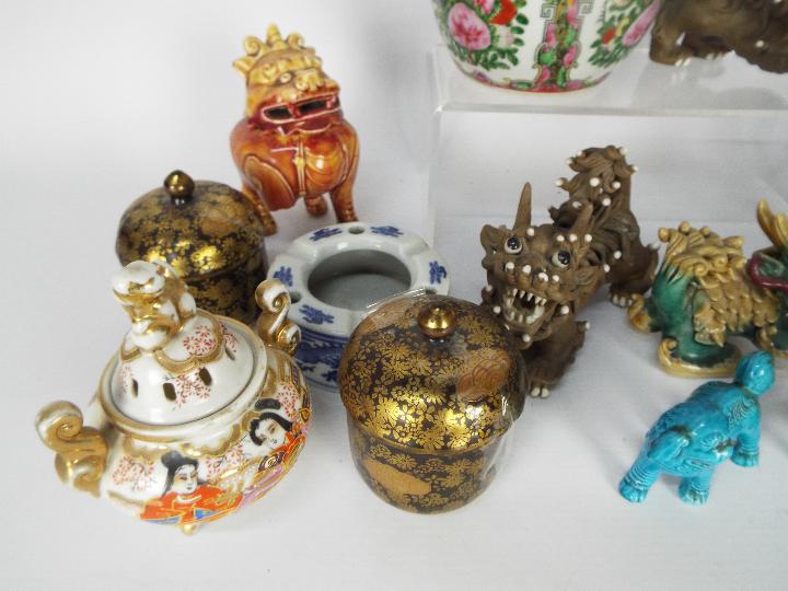 Oriental ceramics group to include Chinese ginger jar, Buddhist lions and similar. - Image 2 of 4