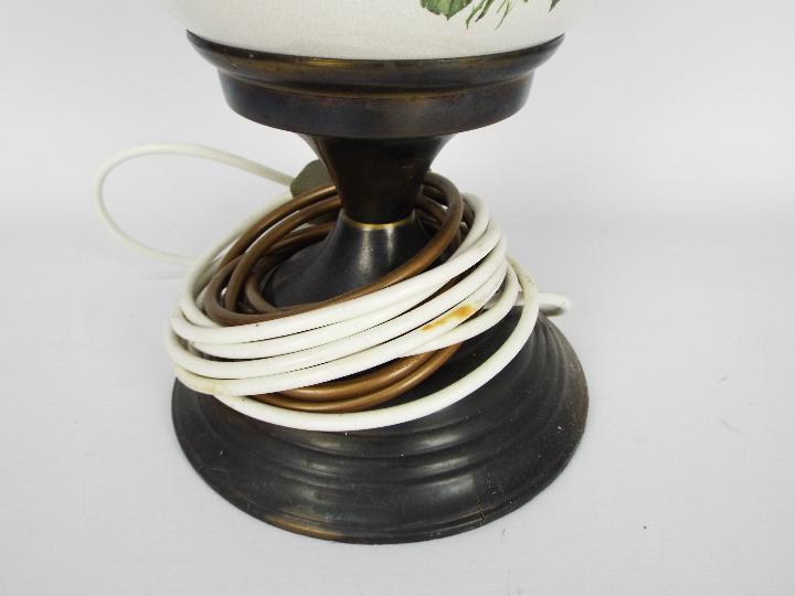 A converted oil lamp with ceramic reserv - Image 4 of 4