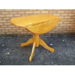 Drop leaf circular top kitchen table mea