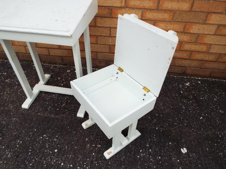 A white painted traditional school desk - Image 2 of 3