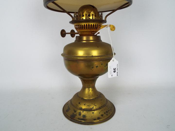 A vintage brass oil lamp with glass shad - Image 3 of 3