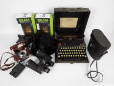 Mixed lot comprising cameras to include a Coronet 3-D, binoculars,
