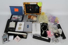 Costume jewellery - a mixed lot to include a miniature jewellery display containing paired earrings,