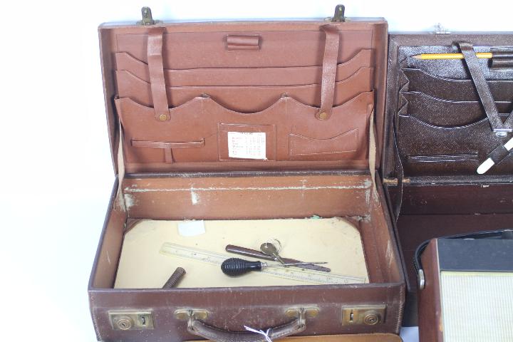 Two vintage brief cases, a Roberts radio - Image 2 of 5