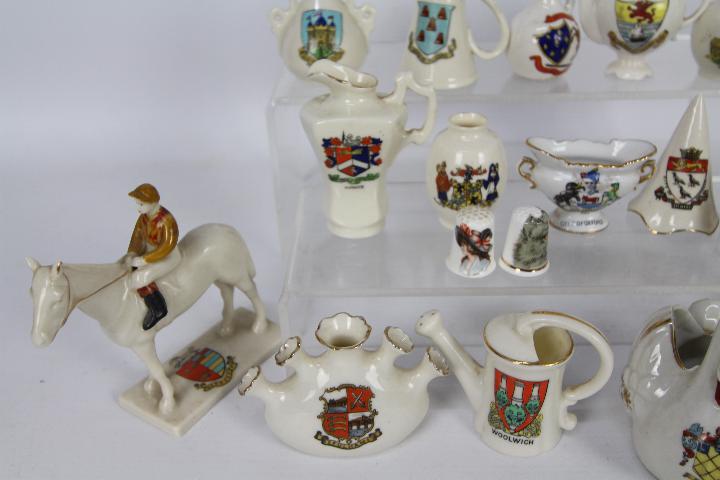 A collection of crested ware to include - Image 3 of 4