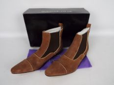 Gucinari - a pair of two-tone tan suede, pointed Chelsea boots, EU size 41, UK size 7,