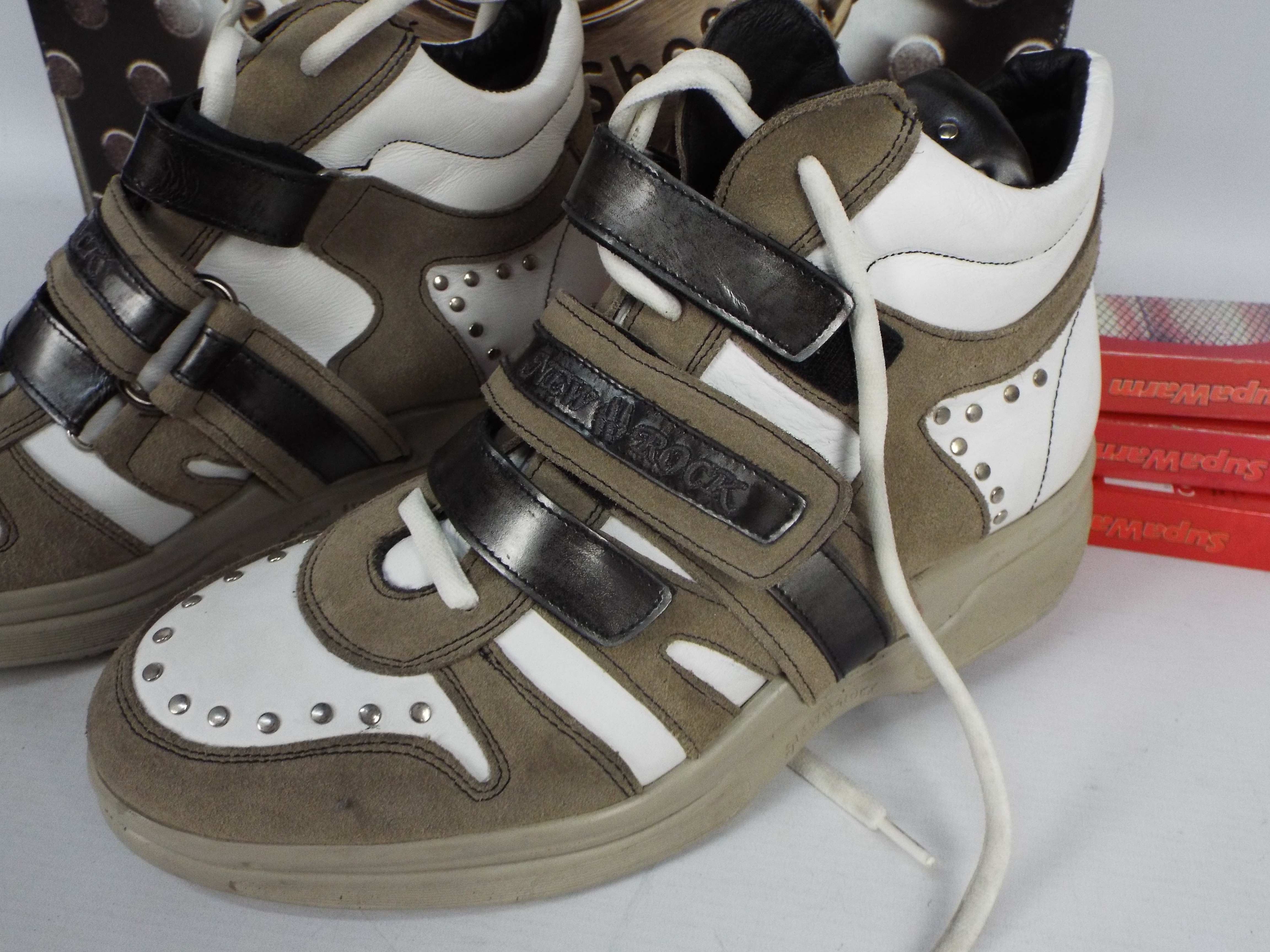 New Rock - a pair of trainers, light tan and white, EU size 41, UK size 7, - Image 3 of 4