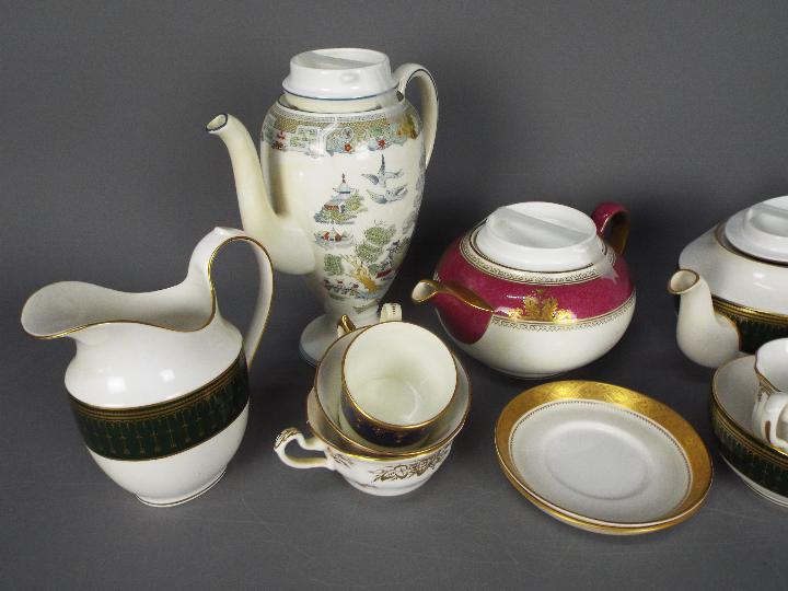 Mixed tea wares comprising Wedgwood Columbia, Wedgwood Chinese Legend, Spode Royal Windsor, - Image 2 of 5
