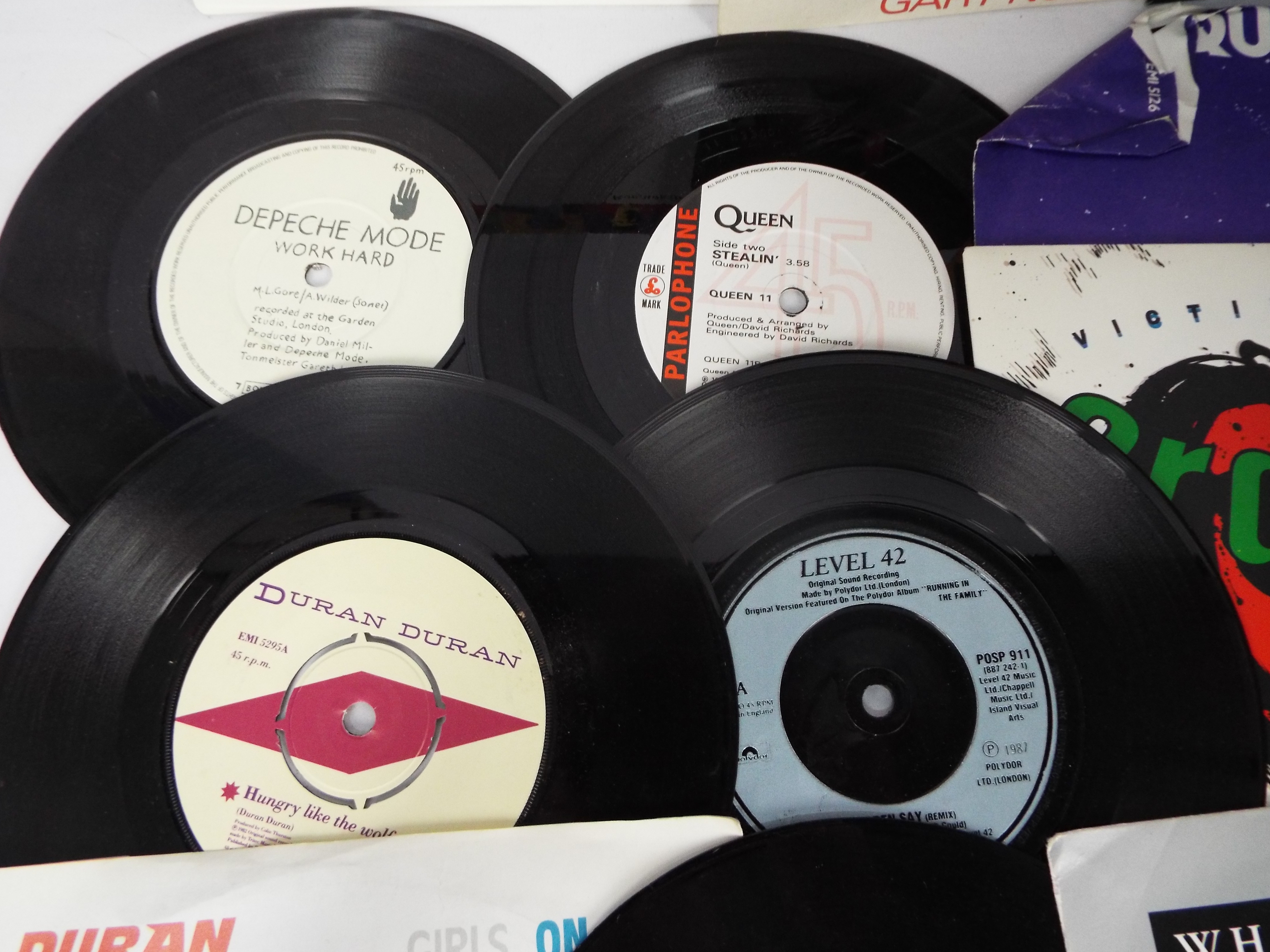 A quantity of 7" vinyl records to includ - Image 3 of 5