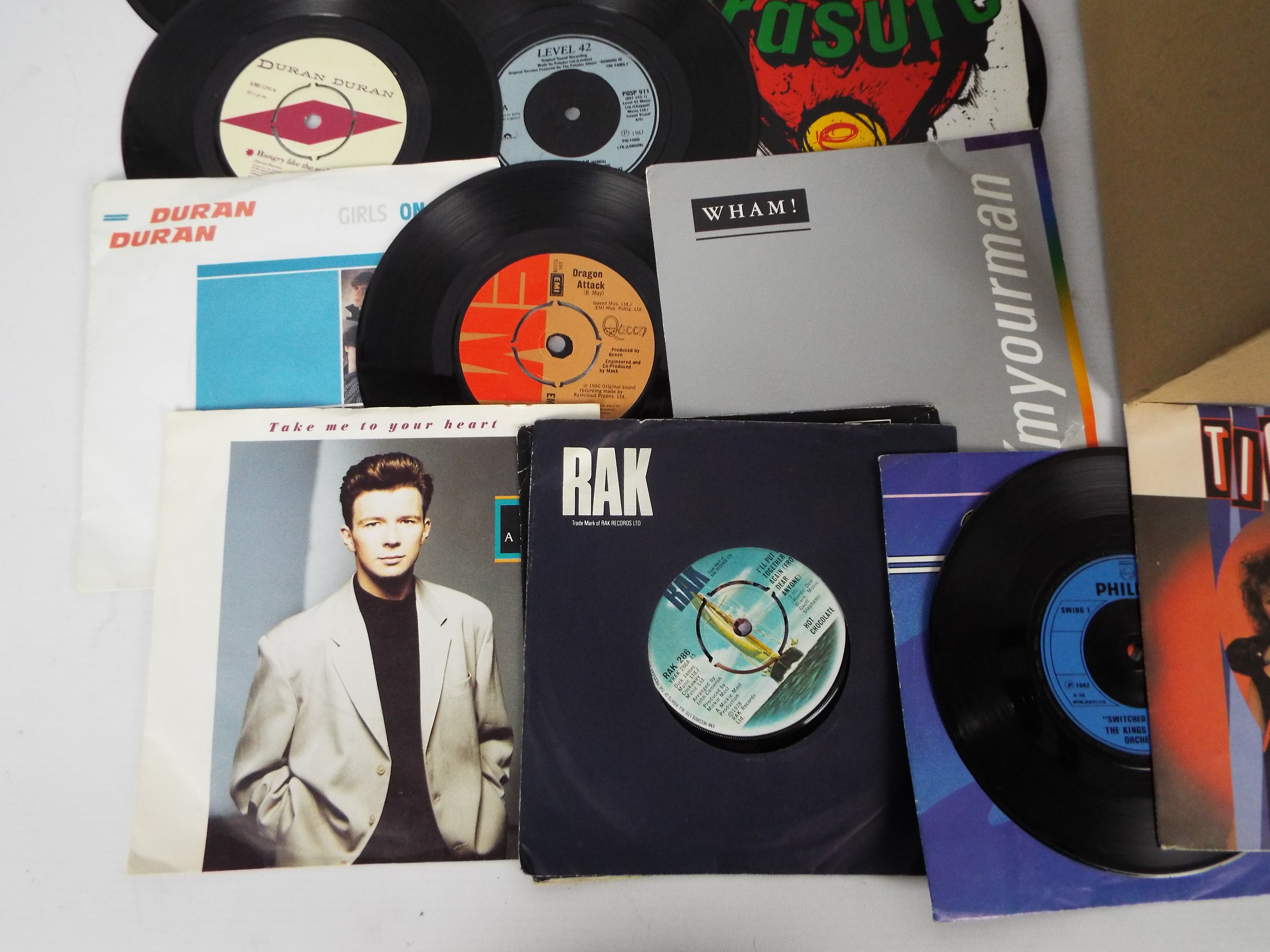 A quantity of 7" vinyl records to includ - Image 4 of 5