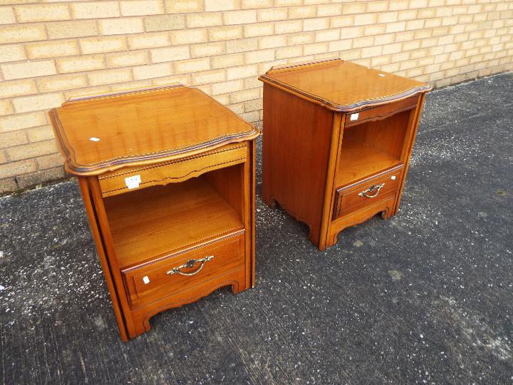 A pair of bedside cabinets measuring approximately 60 cm x 49 cm x 46 cm. - Image 2 of 2