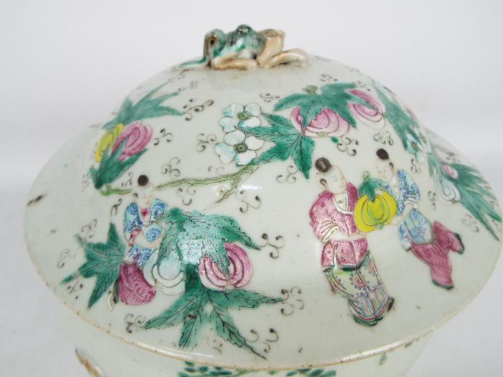 A Chinese famille rose bowl and cover, decorated with figures in a garden setting, - Image 3 of 30