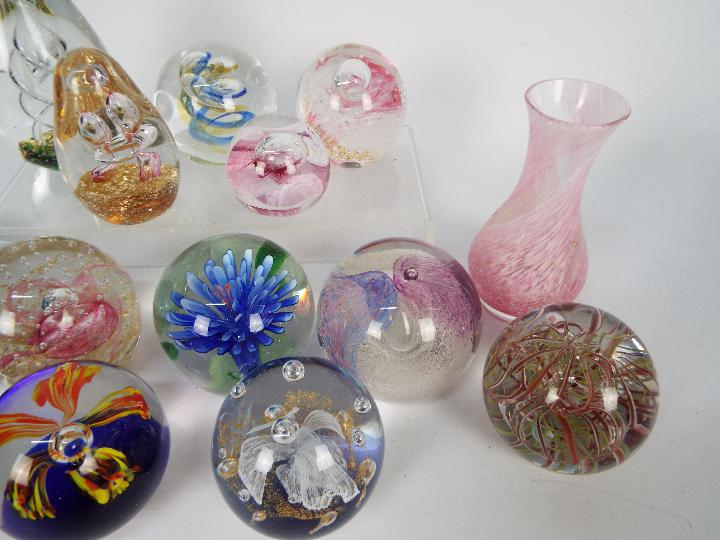 A varied collection of paperweights including Caithness and a Caithness vase. - Image 4 of 4