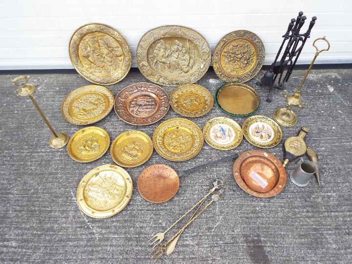 Mixed metal ware to include cast iron, brass, copper and pewter, fireside companion,