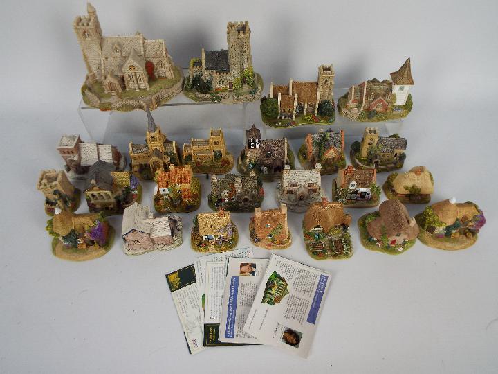A collection of Lilliput Lane models including a quantity of Collector's Club exclusives to include